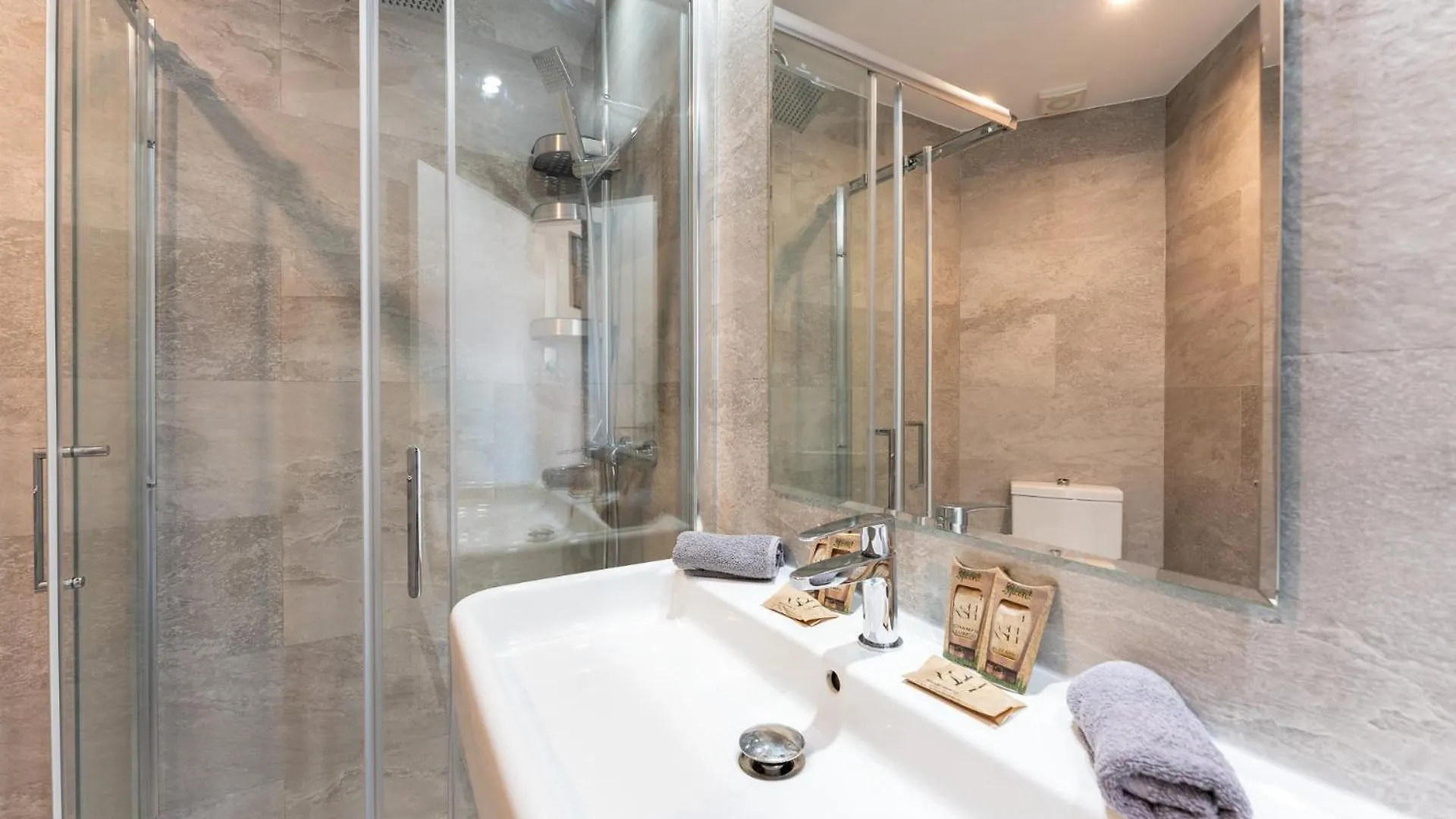 Sunrise Haven, Spacious, Bright, Pool, Terraces Torremolinos 0*,