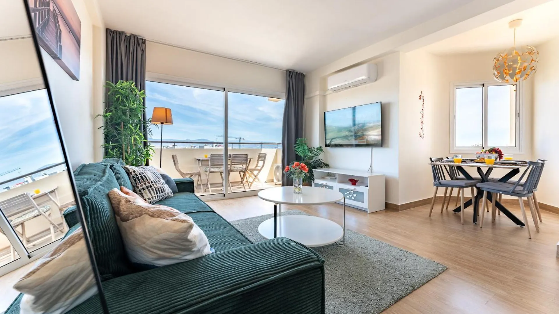 Sunrise Haven, Spacious, Bright, Pool, Terraces Torremolinos Spain