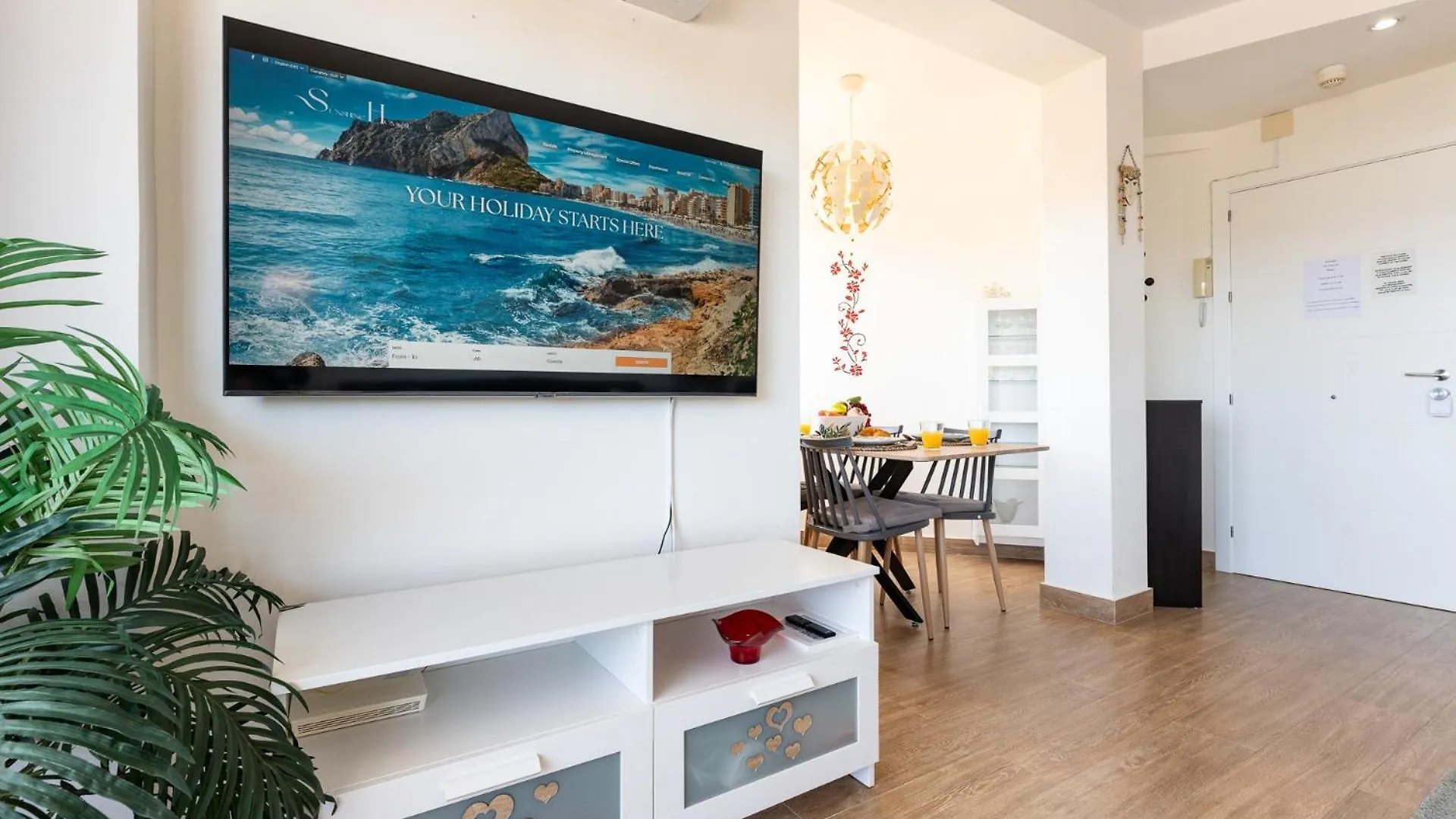 Apartment Sunrise Haven, Spacious, Bright, Pool, Terraces Torremolinos Spain