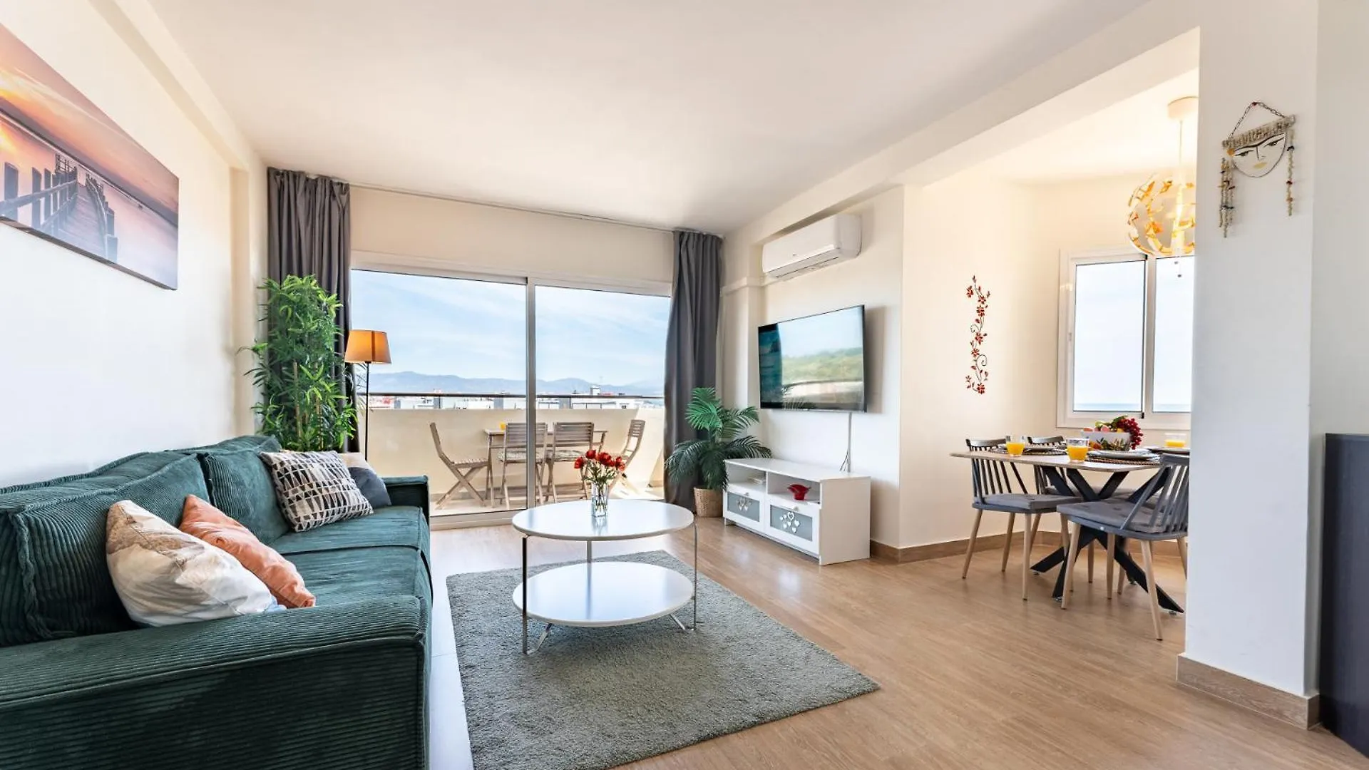 Sunrise Haven, Spacious, Bright, Pool, Terraces Torremolinos