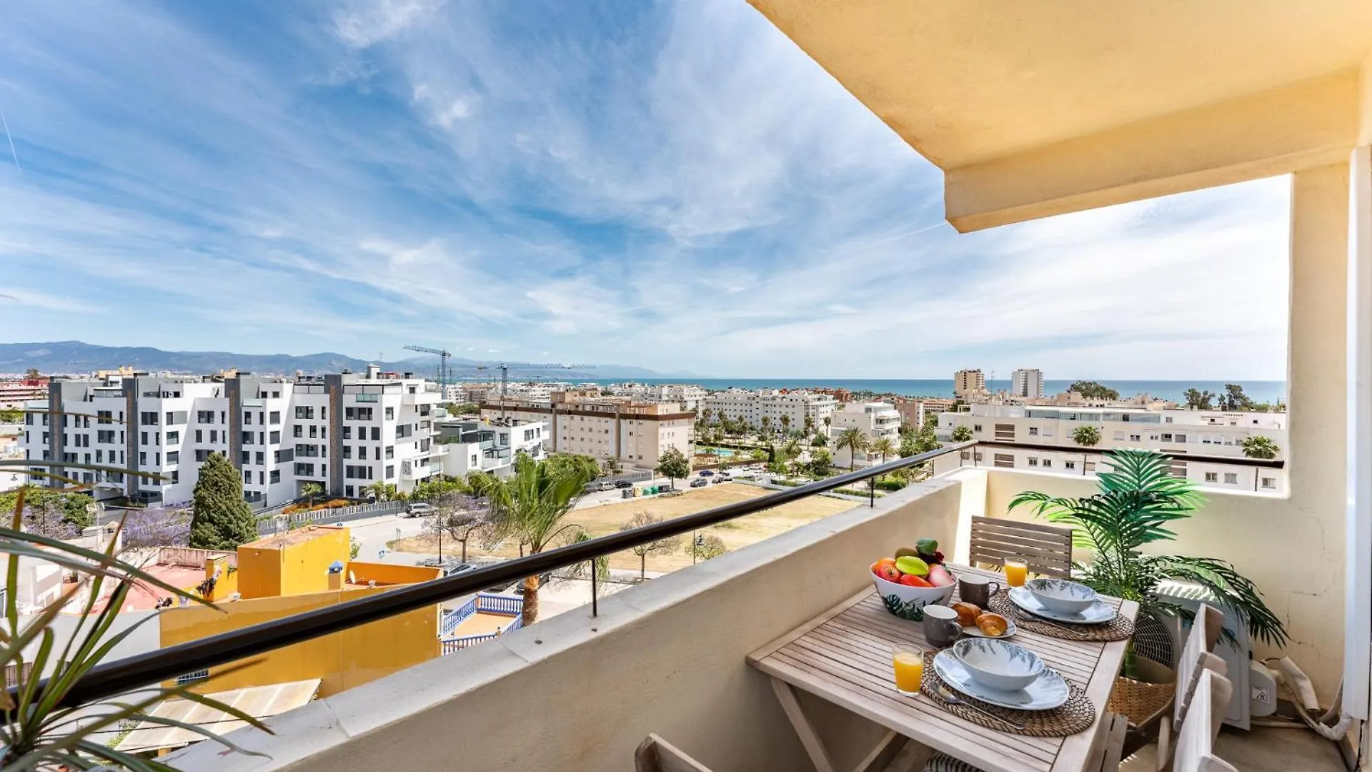 Sunrise Haven, Spacious, Bright, Pool, Terraces Torremolinos