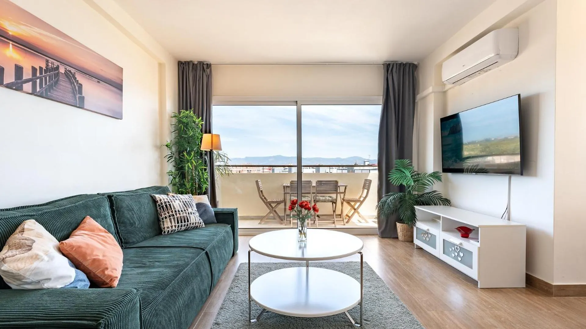 Sunrise Haven, Spacious, Bright, Pool, Terraces Torremolinos