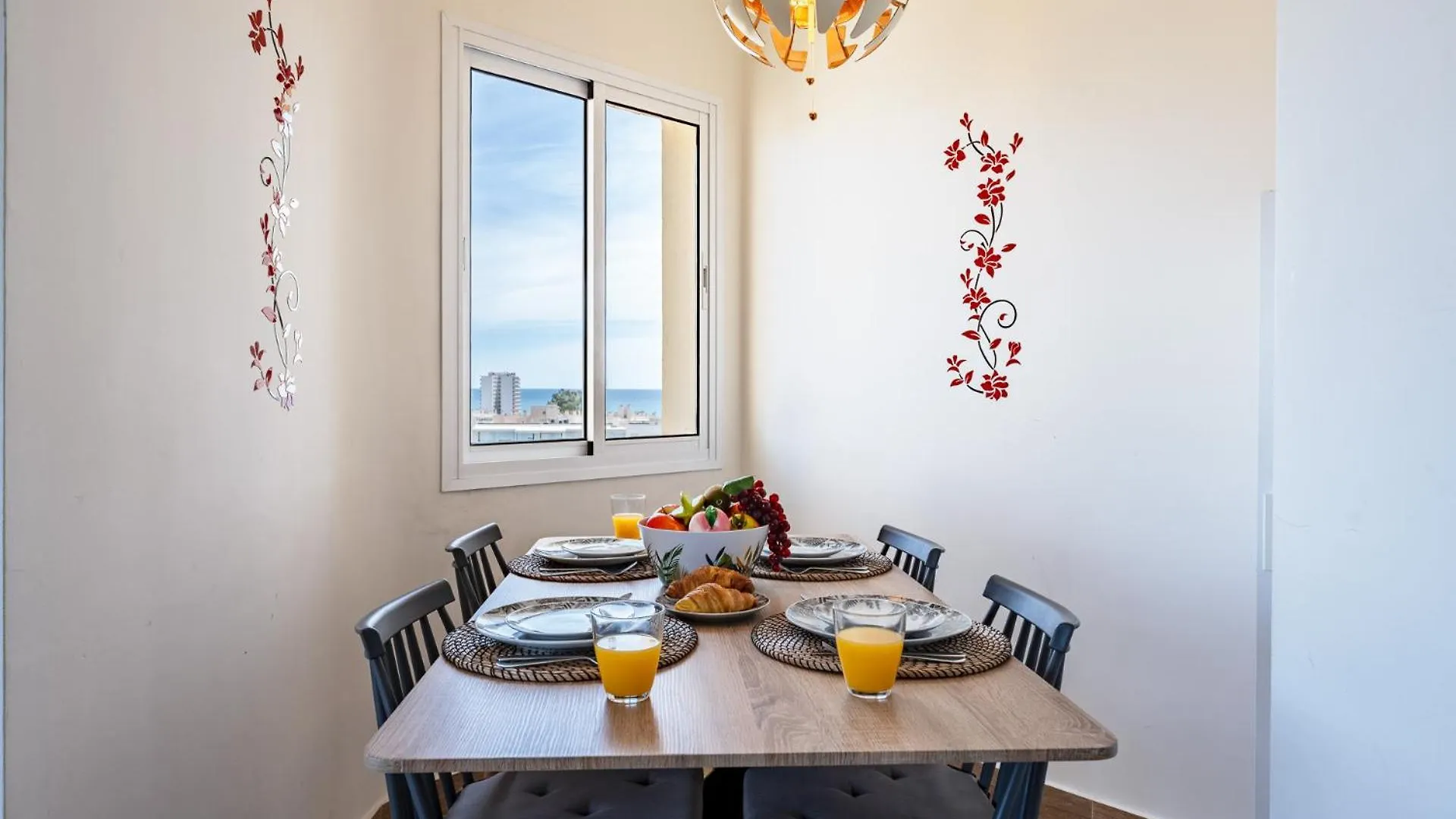 Apartment Sunrise Haven, Spacious, Bright, Pool, Terraces Torremolinos Spain