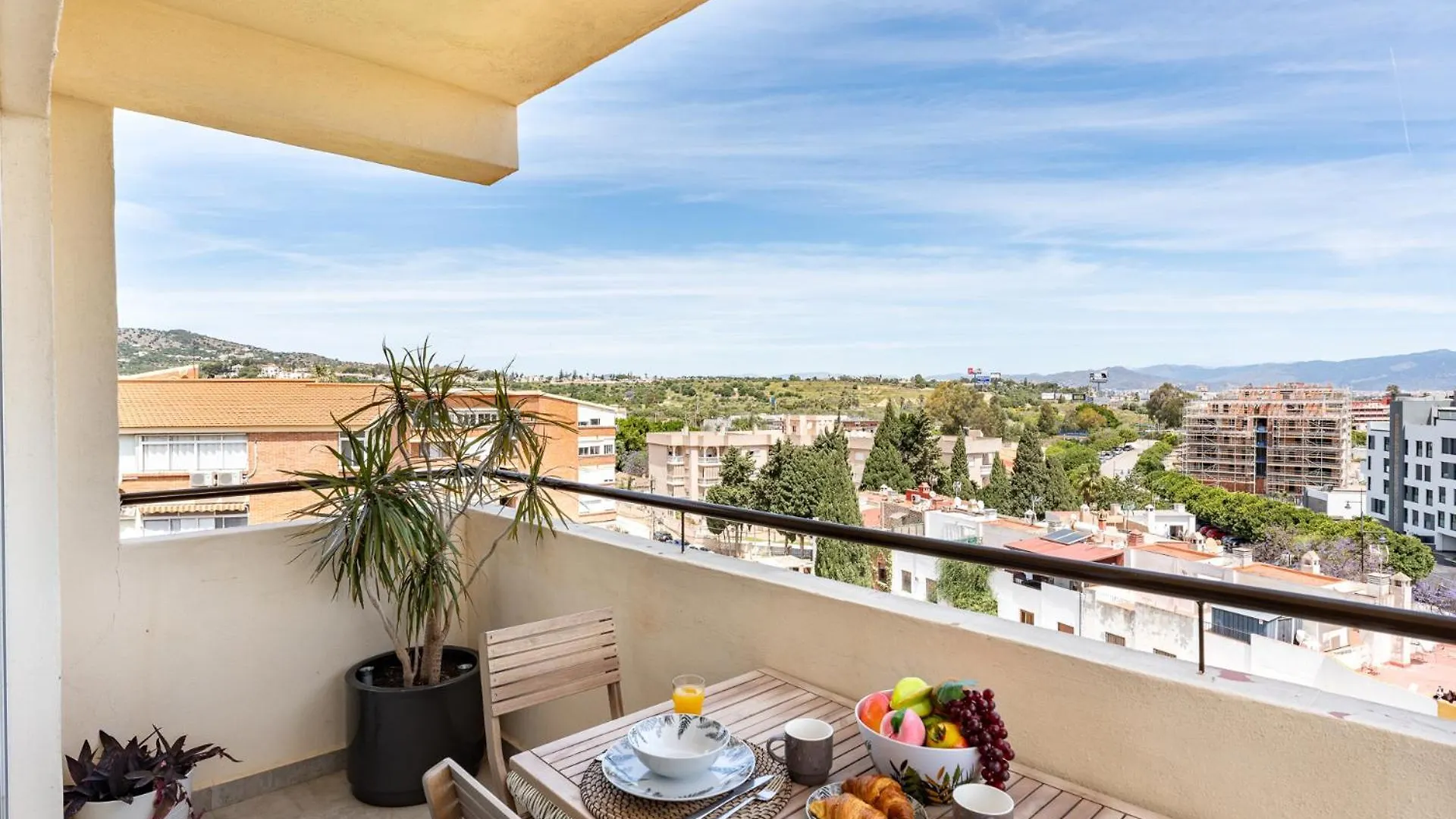 Apartment Sunrise Haven, Spacious, Bright, Pool, Terraces Torremolinos Spain