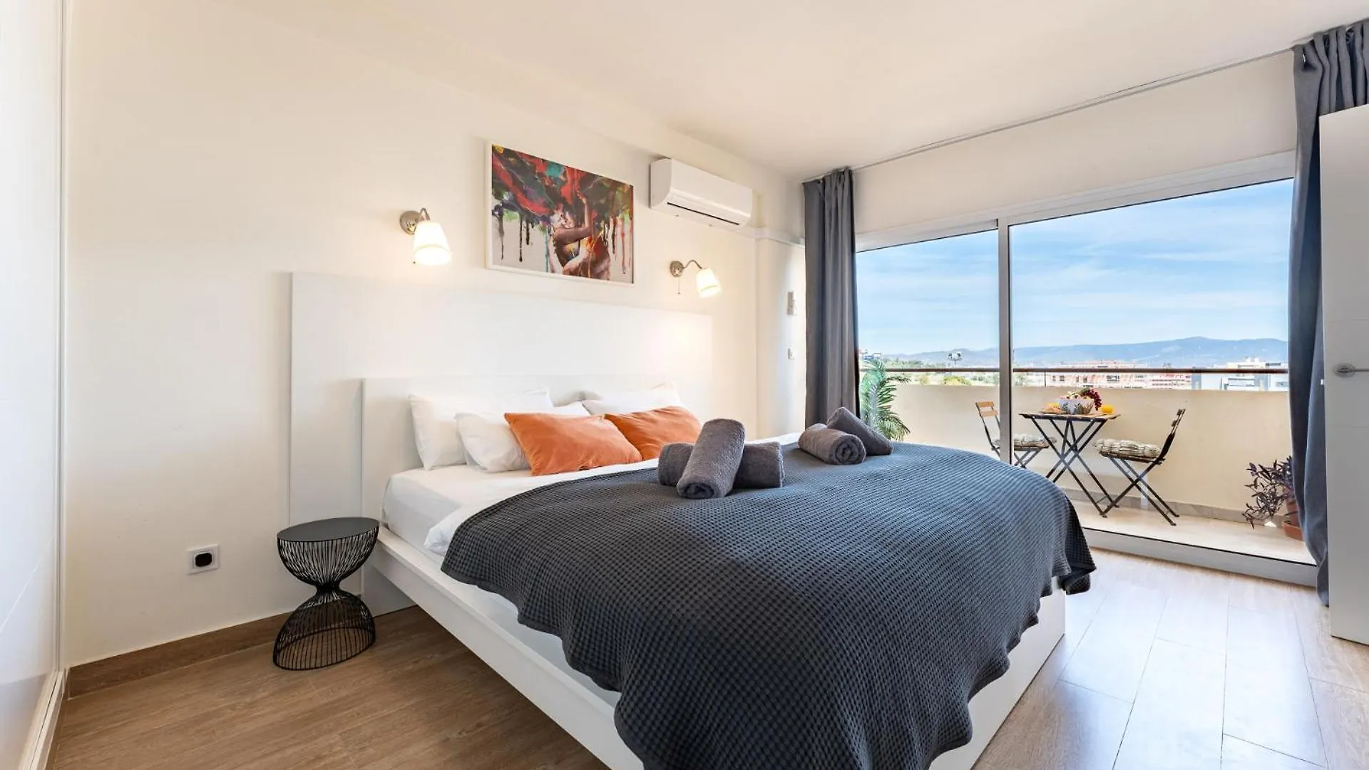 Apartment Sunrise Haven, Spacious, Bright, Pool, Terraces Torremolinos